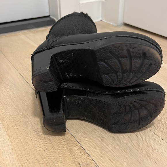 No.6 5” Pull On Shearling Clog Boot on High Heel in Black Suede / Base (36) - Picture 4 of 5